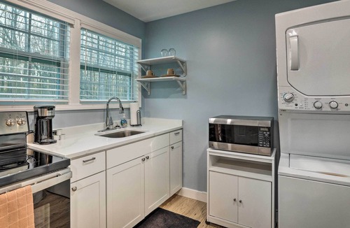 Lawrenceville Apartment | Atlanta Area Studio ~ 3 Mi to Gas South Arena!