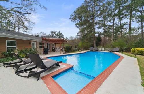 Decatur House | Atlanta Private Pool Retreat 5BR Home Sleeps 14