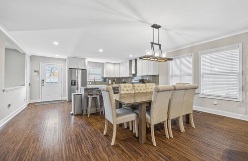 Edgewood House | Atlanta Spacious Haven near Downtown & BeltLine