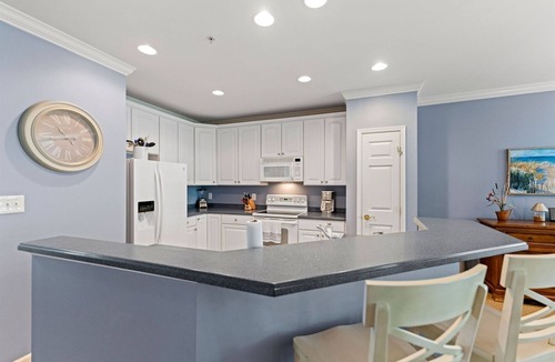 Sunset Island House | August Discounts and Short Stays Sunset Island 4 Fountain Drive East, Unit 2A