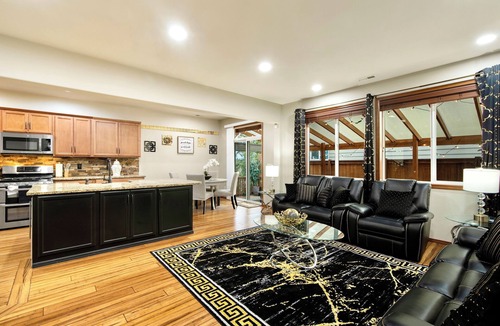 North Creek House | B17: Aura Villa: Fenced, central