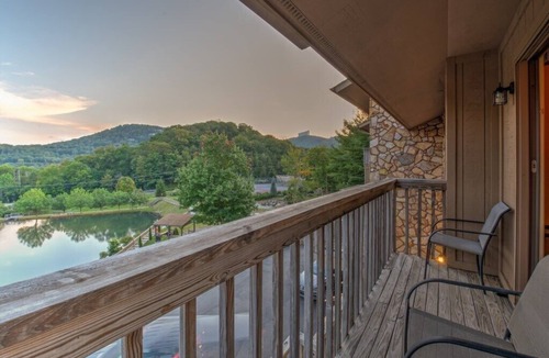 Banner Elk Villa | Banner Elk | Couples Ridge Escape | Pool + Lake