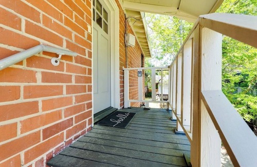 Riverside Apartment | Be A Nomad | Renovated 1BR Flat | Free Parking | Jacksonville