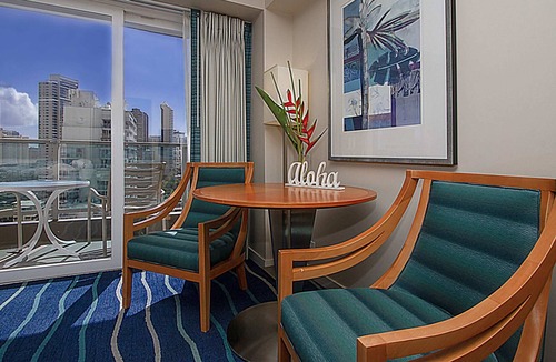 Ala Moana Apartment | Beach condo. A block to Waikiki and Ala Moana Beach.