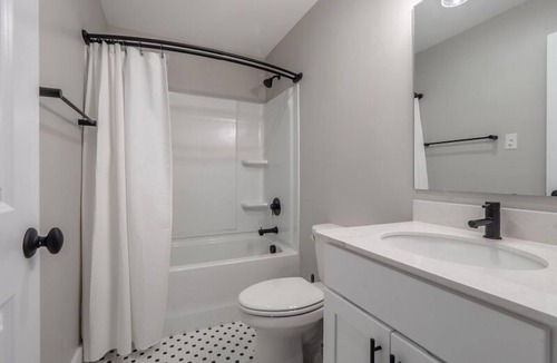 Yaupon Beach Hotel | Beach House OKI - King Studio in hotel on Oak Island, North Carolina