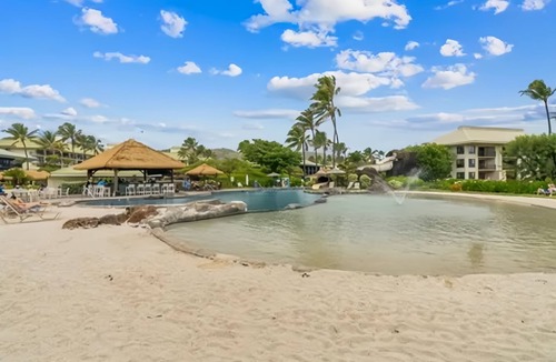 Hanamaulu Apartment | Beachfront Beauty in Kauai