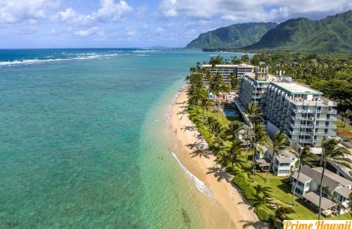 Punaluu House | Beachfront Condo with Ocean View