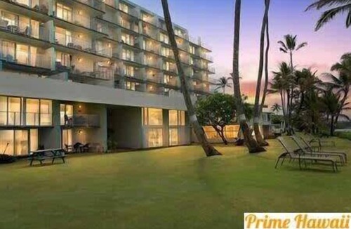 Punaluu Condo | Beachfront Condo with Pool and Beach Access