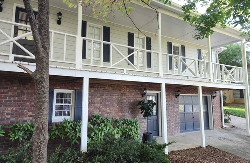 Marietta House | Beautieful furnished 1 bedroom 1 bath room in a quiet neighborhood.