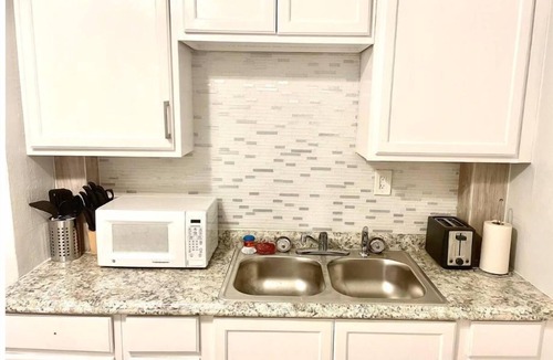 East Point Apartment | Beautiful 1B/1B in Southwest Atlanta.
