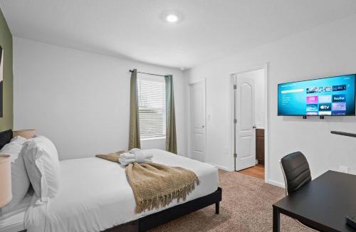 Baymeadows House | Beautiful 2BR Townhome Close to beach/Mayo Clinic.
