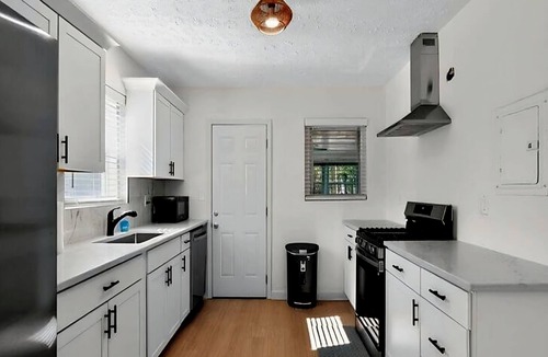 Atlanta House | Beautiful 3-bedroom house with beautiful yard in lovely Atlanta