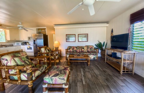 Kekaha House | Beautiful 3 br 8 Kekaha Beach house!