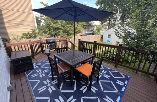 Southwest Garden House | Beautiful 4 bedroom Home by the Hill - Privacy Fenced Backyard and Fast Internet