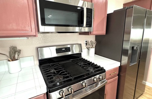 Moreno Valley House | Beautiful 5-bedroom house with AC in Moreno Valley