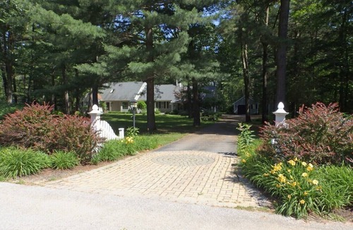 Saratoga Springs House | Beautiful 5br Home With Pool, Minutes from Track and Saratoga Lake