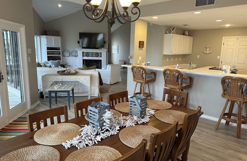 Pirates Beach West House | Beautiful and spacious beach house in exclusive neighborhood- steps from beach.