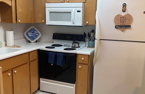 Demere Park House | Beautiful, CLEAN, sunny townhouse in Oceanwalk. Walk to village. Two pools