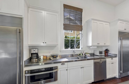 Saint Simons Island House | Beautiful Cottage with Private Pool & Large Screened porch in Village Area