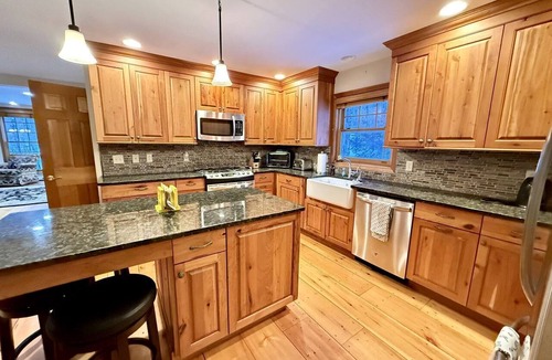 Winhall Cottage | Beautiful Cottage with Hot-tub in Winhall, Vermont