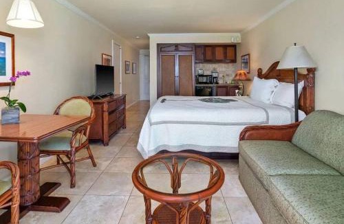 Wailua Apartment | Beautiful OCEAN VIEW with free Parking & Top Floor