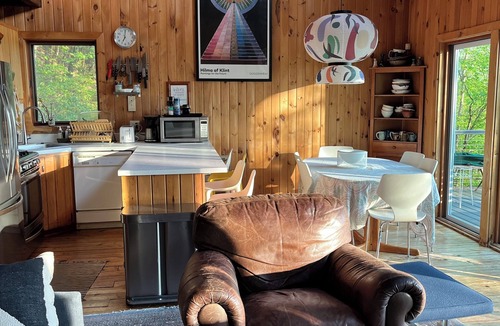 Monterey Ski Chalet | Beautiful, Private Berkshires Retreat w Magic View! 5min to Lake Garfield Beach