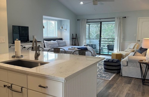 Sawgrass Condo | Beautiful remodeled studio across street to ocean SAWGRASS BEACH VILLAS