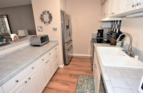 Wailua House Lots Condo | Beautiful Spacious Oceanfront Condo on Wailua Bay