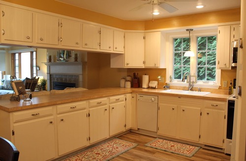 Town of Torrey Cottage | Beautiful Views, Sunrises, Dog Friendly, Comfortable!