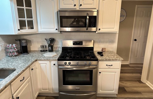 Chesapeake House | Beautifully appointed, spacious ranch style home located in Greenbrier!