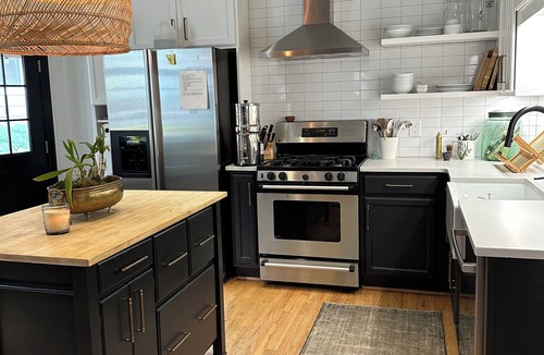 Candler Park House | Beautifully Decorated House, heart of Candler Park -Baby Friendly!