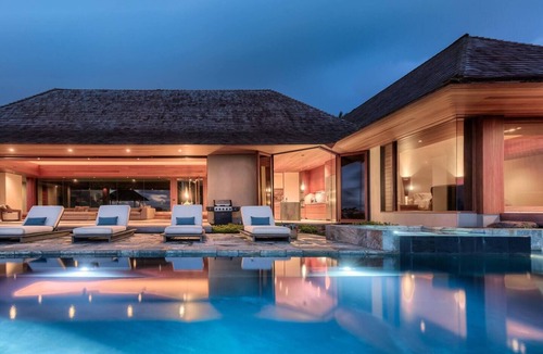 Kilauea House | Beauty and modernity meet in this standout oceanfront home perched above Secret Beach.