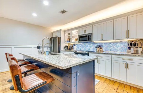 Reynoldstown House | Beltline Townhome/2-Car Garage Walk to Dining & Groceries