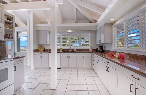 Kahaluu Bay House | Big Island Retreat
