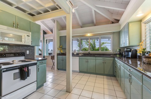 Kahaluu Bay House | Big Island Retreat