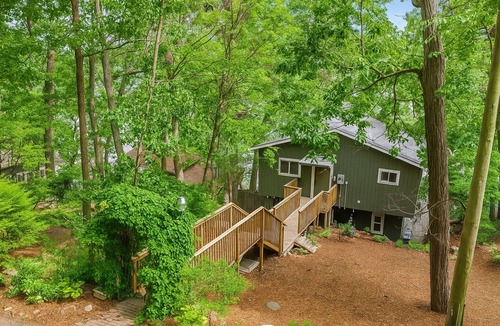 Cloverdale House | Blue Haven Lake House, tranquil waterfront home on Long Lake