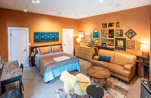 North Queen Anne Condo | Boho Studio on 8th Ave West | Queen Anne, Seattle Near Stadium