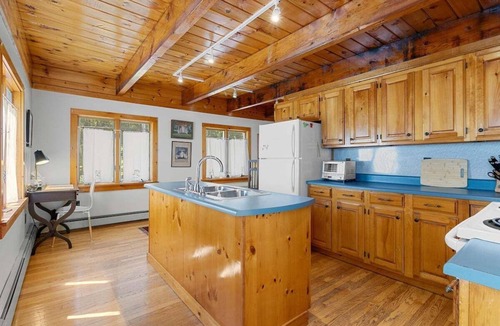 Boothbay Harbor House | Boothbay Birch Cottage, near Botanical Gardens
