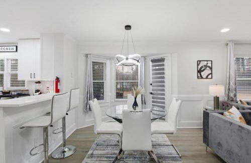 Grayson House | Brand New Modern Home 4BR-3BA Stylish Cozy