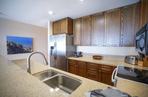 Wailua House Lots Condo | Breathtaking Oceanfront Views from Top Floor Condo at Wailua Bay View – A Coastal Paradise!