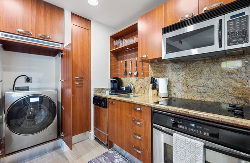 Brickell Apartment | Brickell Arch Apartment City Views & Free Parking by Palermo Home Miami