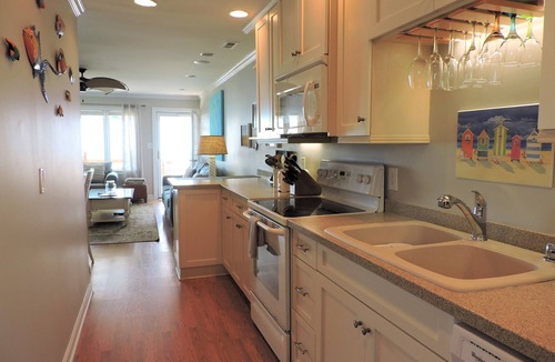 Emerald Isle House | Bright 3BR Beach Home with Deck & Ocean Views