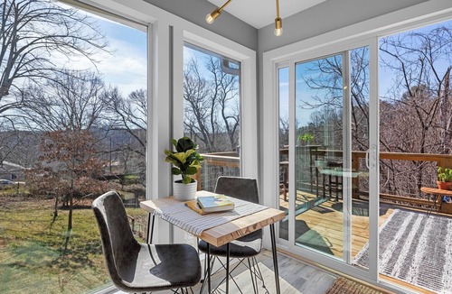 Woodfin Cottage | Bright and Tranquil Guesthouse!
