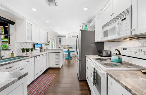 South Corals House | Bright Tropical Retreat with Private Heated Pool Near Beaches!