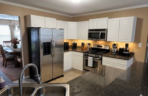 Decatur House | Brilliant 4-bedroom house within minutes from downtown Atlanta and the airport.
