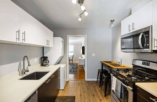 Brookwood Apartment | Brookwood Courtyard by BCA Furnished Apartments Bcc2b 03 C