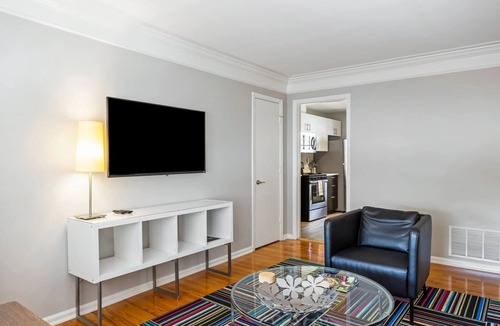 Brookwood Apartment | Brookwood Courtyard by BCA Furnished Apartments Bcc1b 06 F