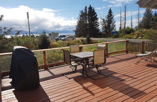 Homer House | Bungalow by Bishop's Beach! Great Beach access, Wonderful View, Family Friendly