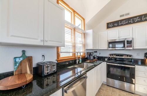 Pine Island House | C6022 Tranquility. Pet Friendly, Hot Tub, Community 2 Pools/Tennis/Playground