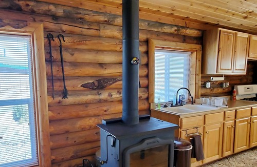 Duchesne Cabin | CABIN IN DUCHESNE, overlooking Starvation Reservoir, 2 Bed,1 Bath.